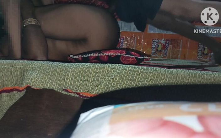 Desi bhabhi soma kour: La compagna di stanza indiana mi scopa duro in missionario...