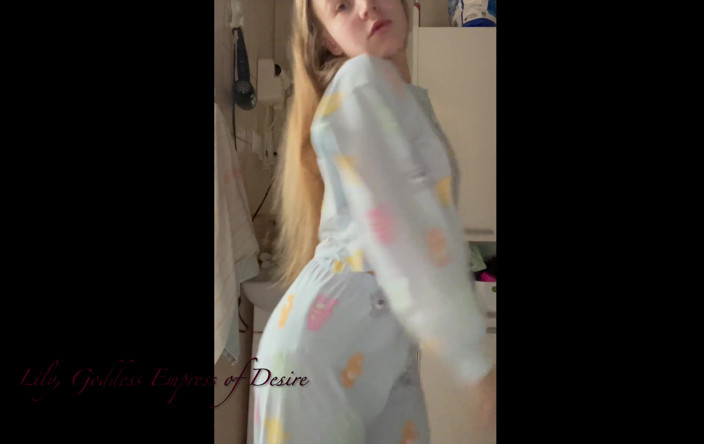 Lily, Goddess of Desire: Perfect Teen Striptease