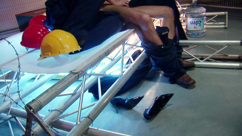 Content Candy: Two female construction worker shares big dick