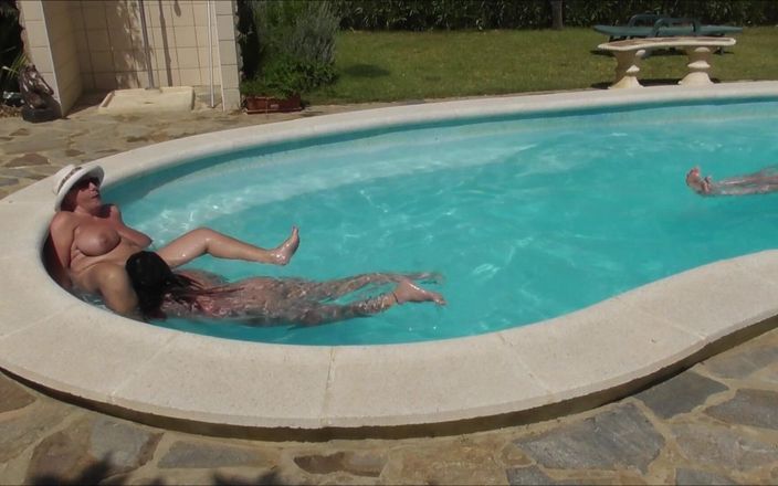 Camilla Creampie: MFF outdoor Threesome in the Pool