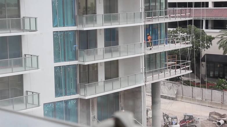 Shaundam: Người theo dõi mũ cứng