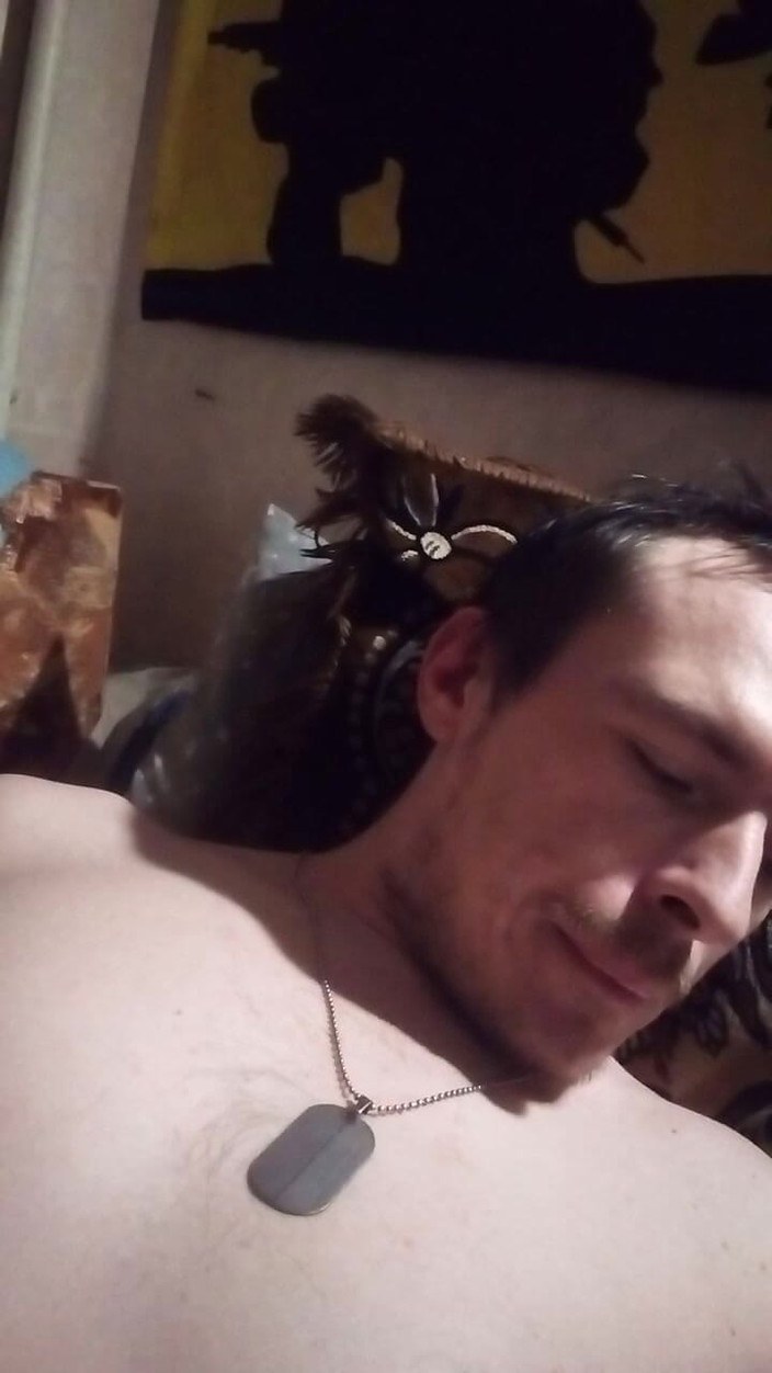 MsAkademik: Il mio video solitario di me che fumo