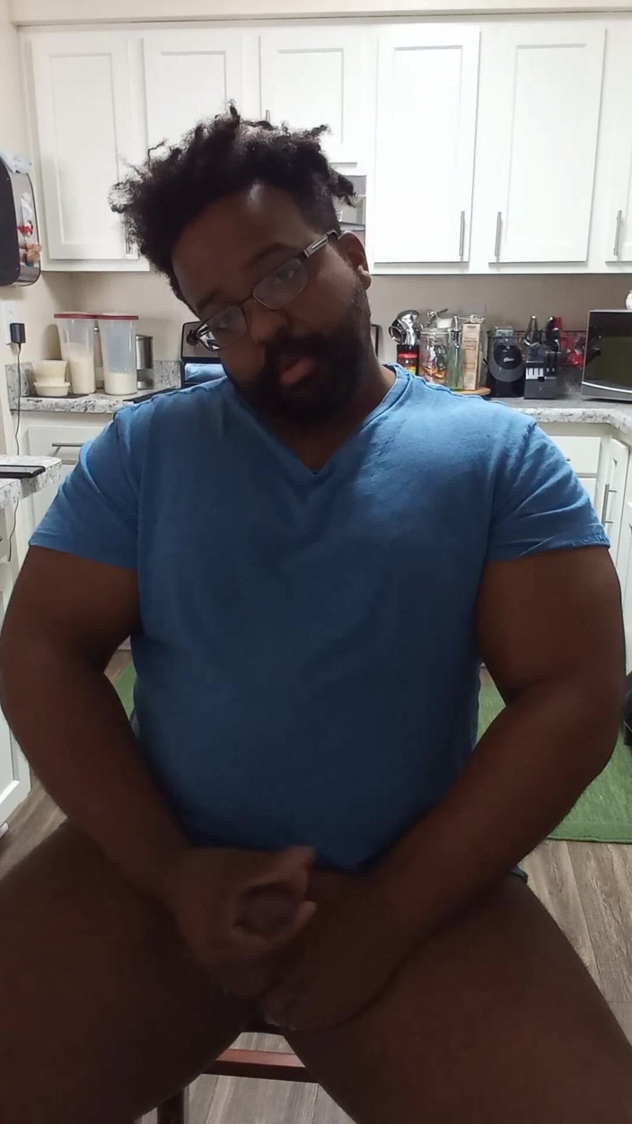 Eddie Venezuela: BBC Bear Jerks, Moans and Cums
