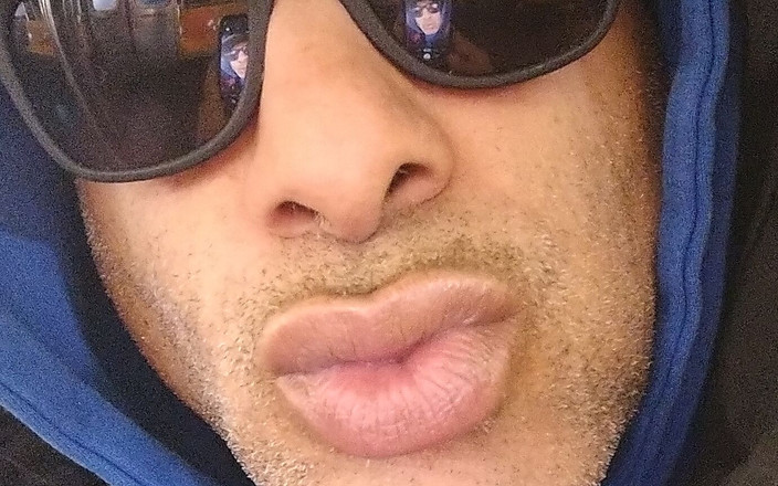 Talented Toungue Che: Een snel cumm-shot. Wat mfs. Wat