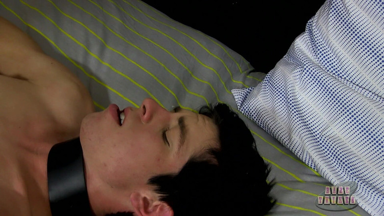 Bare Twinks: Daniel cezalandırıcı bir sikişiyor!