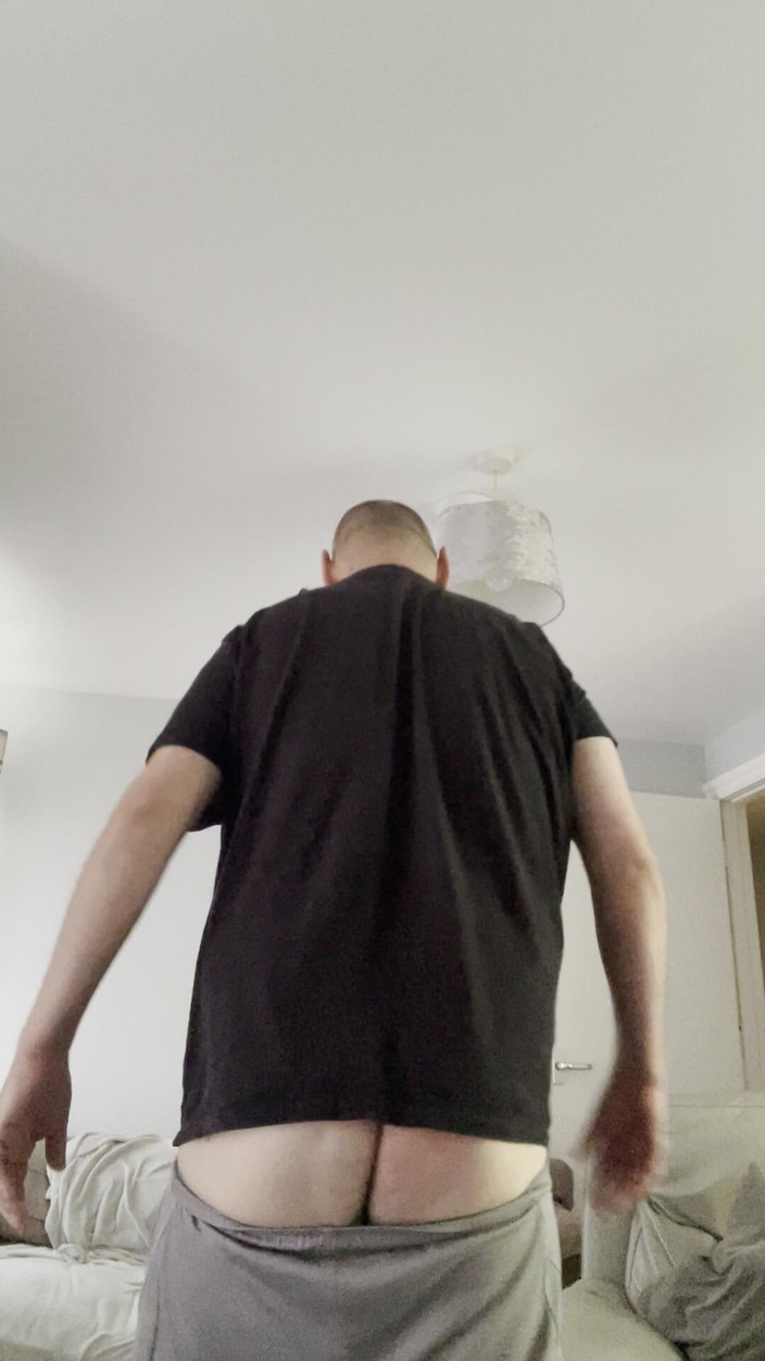 Ancient456: Terangsang di lounge