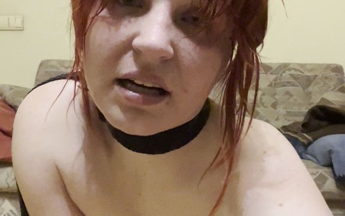 Elena917: Dildoritt mit gürtel im hals und wenigen orgasmen