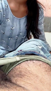 India novia dio paja mientras fumaba cigarrillo
