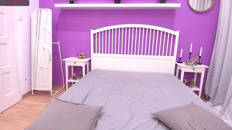Number Two Studio: Mia gets horny for her fans