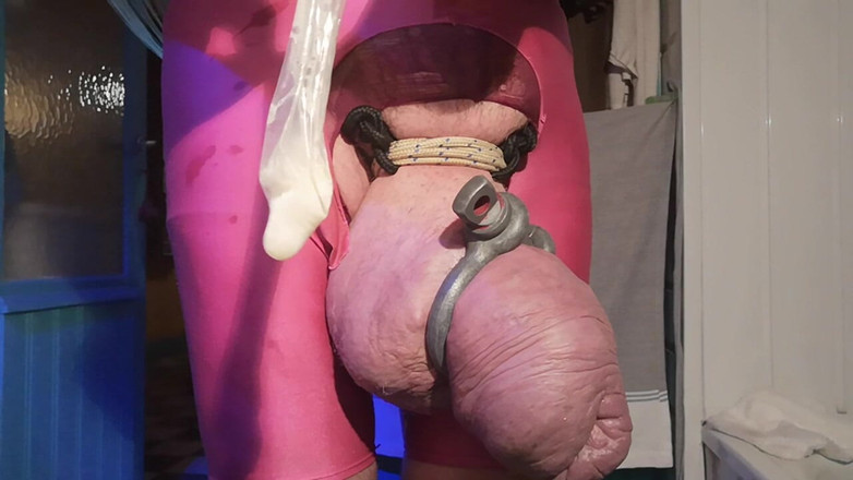 Monster_Meat_: Гра з наповненими презервативами