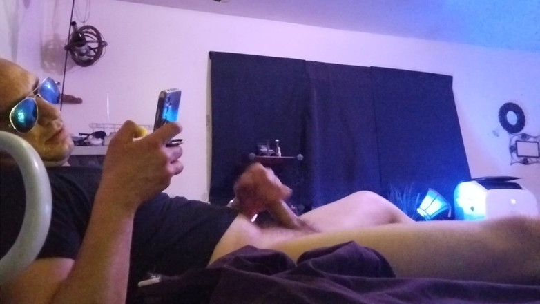 RoyToyBoi: 자지를 빨고 핑거링하는 거유 금발