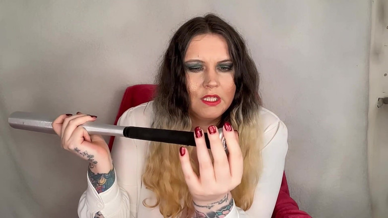 MissFFW: Padrona donna donna descrive come tratterà il tuo culo schiavo