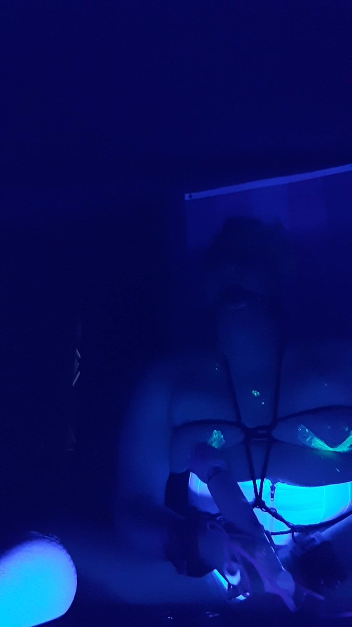 Roxxie rae page: Black Light zelf bondage