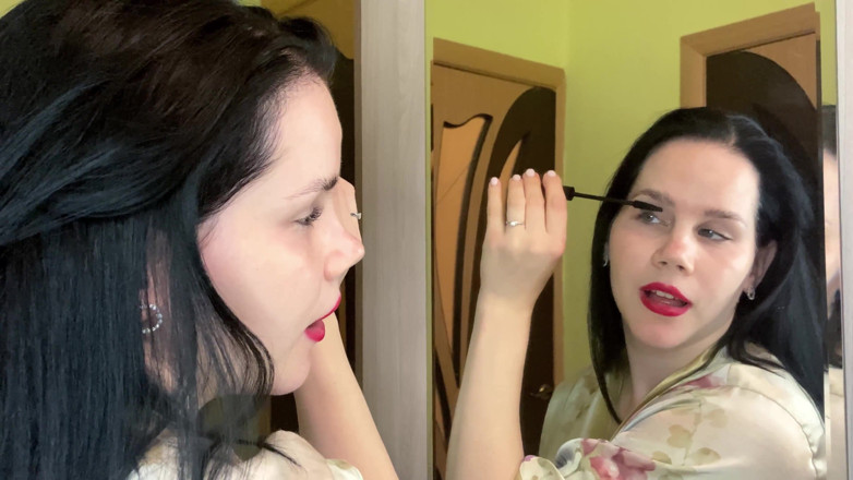 Anna Sky: Obří žena v pomalém záběru a 4K