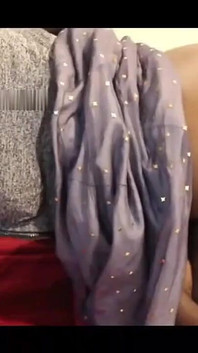 Esposa de olhos vendados em sari chefe fodendo - legendas em inglês