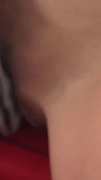 Bellezze da sola scena 2_beautiful la mora tettona kiley crost si gode il suo dildo da sola a casa