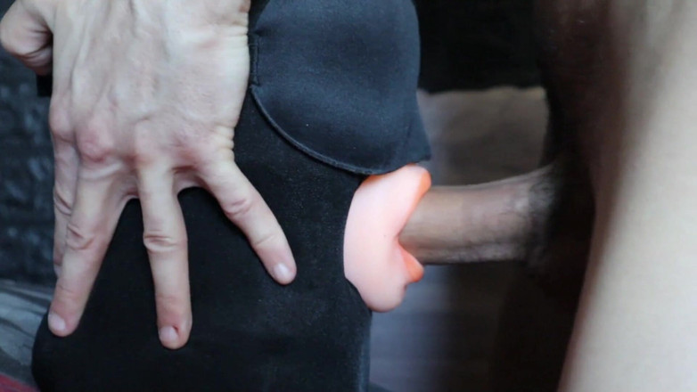 SEXY_GUYBEST: Een stille vriendin in de mond geneukt