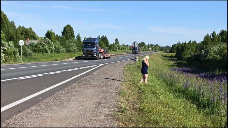 RedRoseRus: Dropping My Panties on the Road