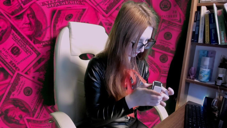 Banko Miyadzaki: Sibuk. Mengabaikanmu secara intens.