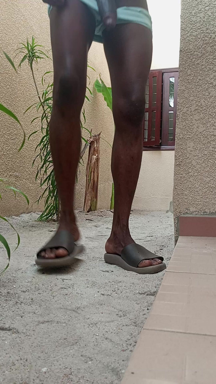 Dickass3x: Honila jsem se na dvorku