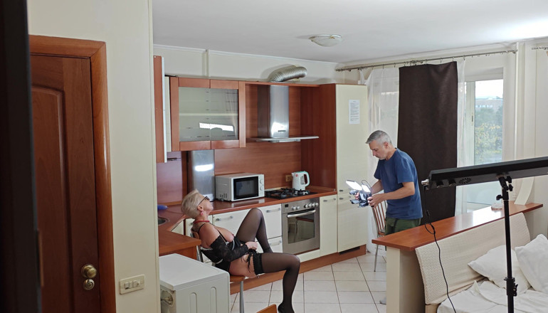 Heatwave Porn: Kinky Husband Films His Mature Hot Wife in the Kitchen...