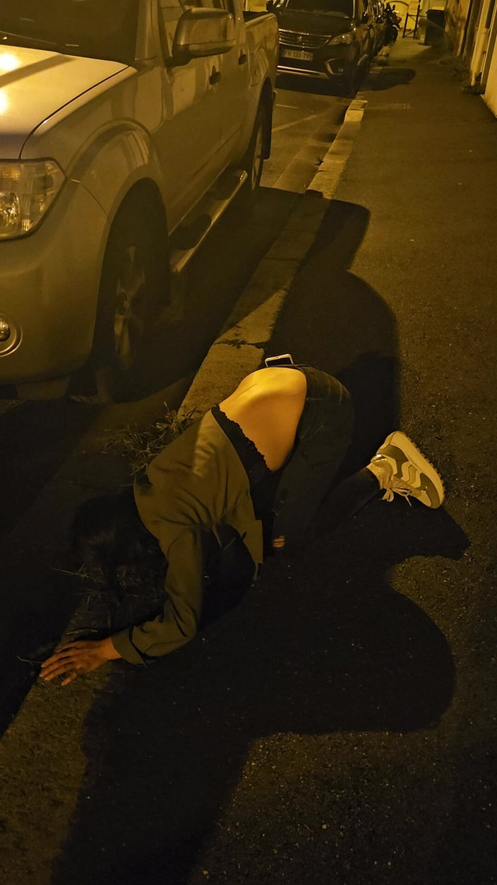 J and rose: Piękna dziwka zwierzę