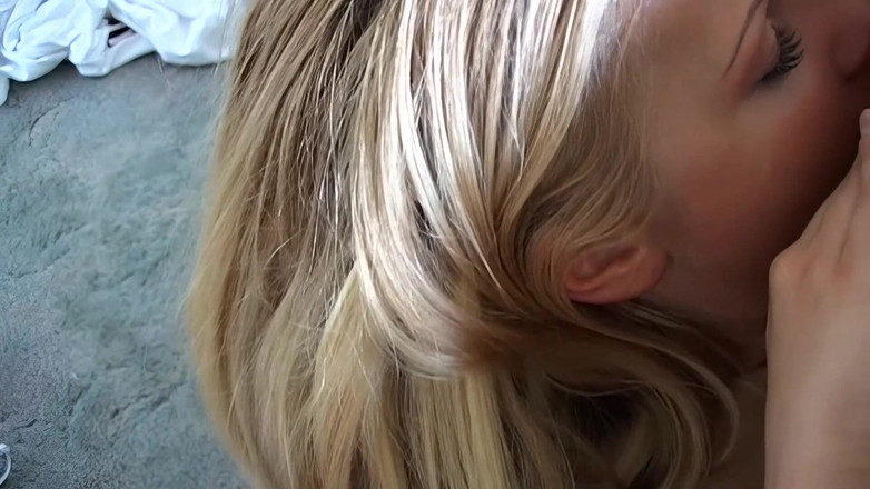 Purzel: Golongan lesbian! Vagina saya untuk Uschi! - pertunjukan lesbian. Dia menjilat...