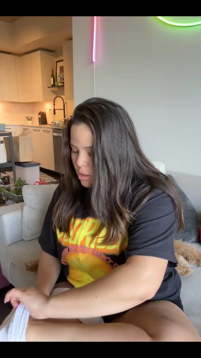 Dani Valentina: 안녕