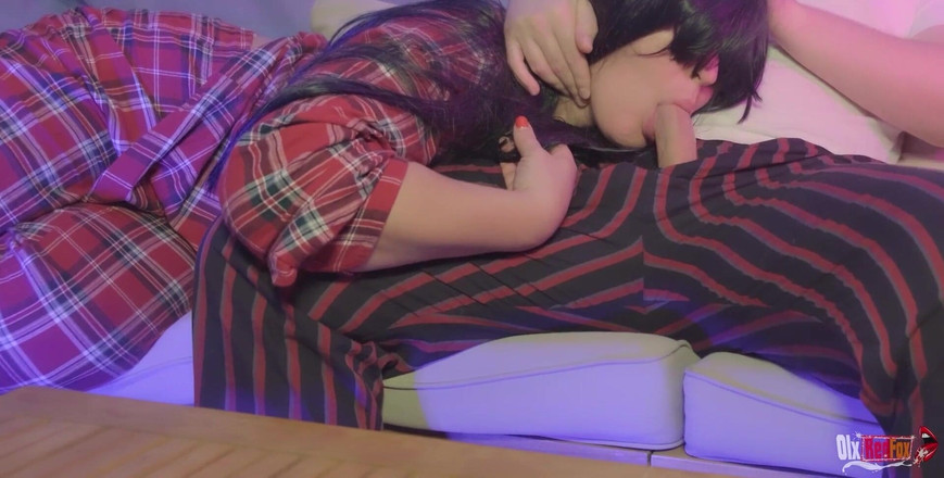 OlxRedFox: 热辣美丽的女郎吮吸鸡巴的极致合集1