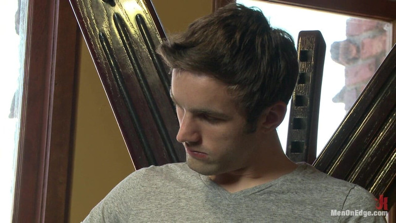 Men on Edge: Semental de 19 años primero atado y atado