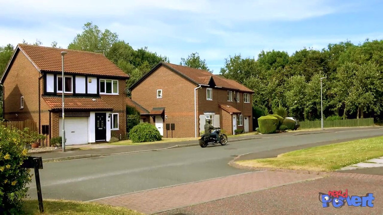 Nerd Pervert: Danni Marie - kali pertama comel melancap dan menghisap zakar