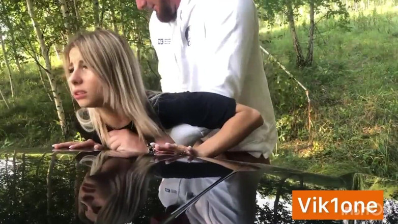Vik1one: Fajne jebanie w lesie z gorącą blondynką spust w ustach