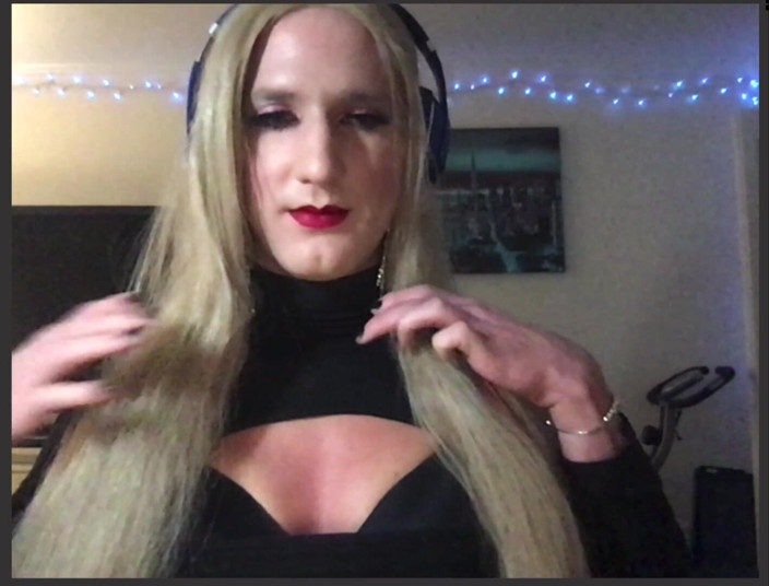 Sissy Bailey Wilde: 자지와 애널을 따먹는 핫한 여대생