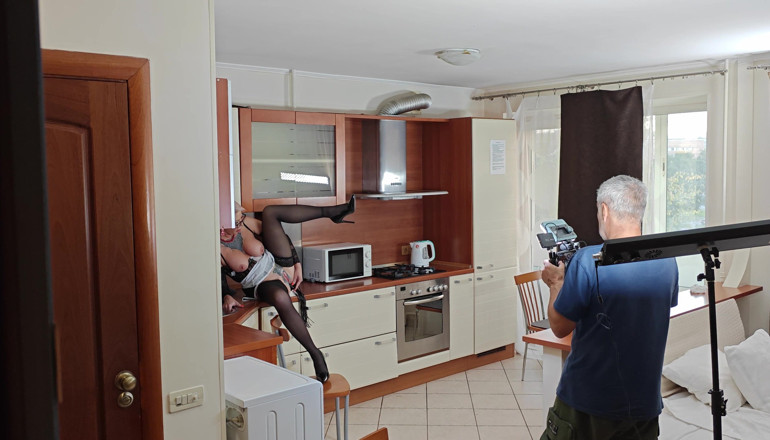 Heatwave Porn: Kinky Husband Films His Mature Hot Wife in the Kitchen...