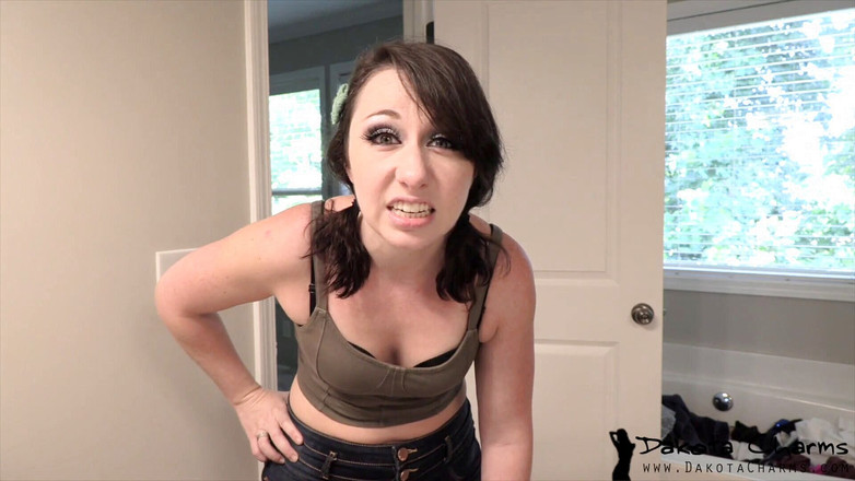 Dakota Charms: Dios mío, es tan pequeño