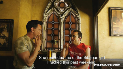 Private.com: Erika Bellucci, perverse coquine privée, se fait fesser