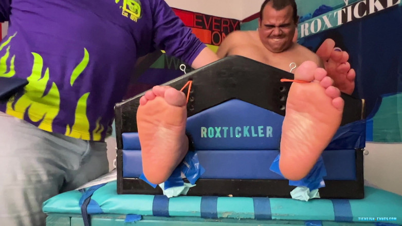 Ticklish Chubs: Oscar gemuk pertama kali