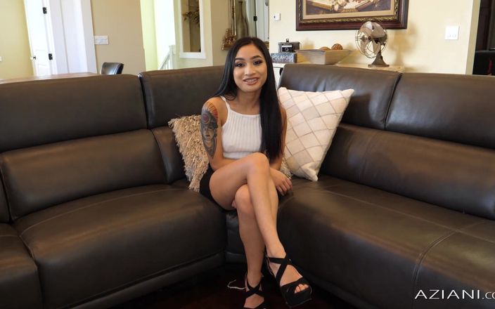 CreamPiled: Avery Black Shows off for the Camera