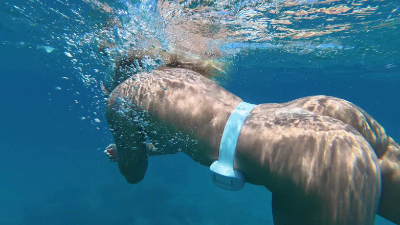 CamSoda: Big Ass Beauty Kayci Kaylani Nude Underwater Diving and Masturbation