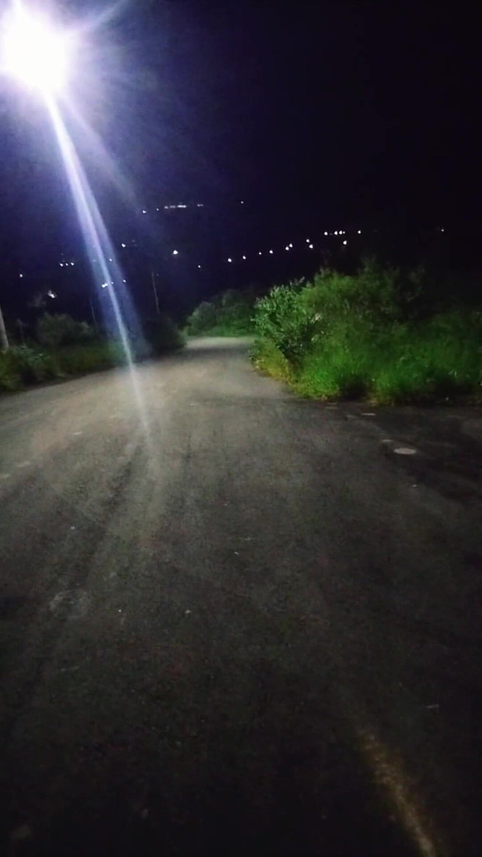 Marcosninfo: मैंने गली में नग्न होकर और खुद को दिखाकर जोखिम उठाया और मैं लगभग पकड़ी गई।