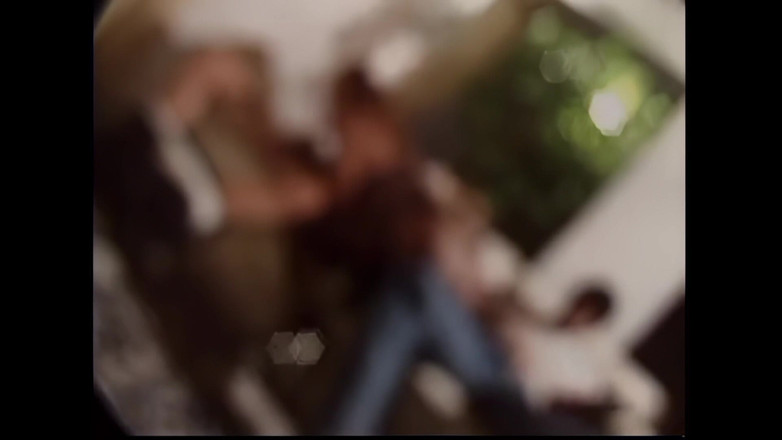 Shemale Vintage MegaStore: 欲深いシーメールが複数の硬いペニスから精液を飲み込む