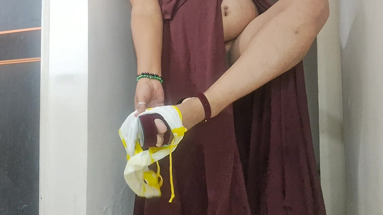 Indiansissychubby: Hotty Hotty Girl Swingning for You Subscribe Collbrate Like Share