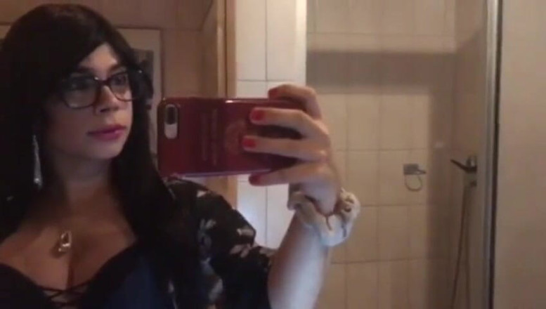 Tgirl Yaritza Vega: Dark hair style