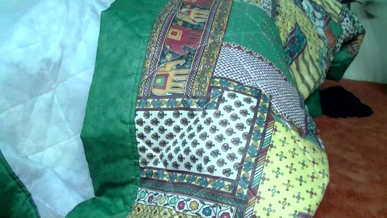 Old & Young: एक बार फिर, एक महिला को चुदाई करते समय संतुष्ट होना पड़ता है।