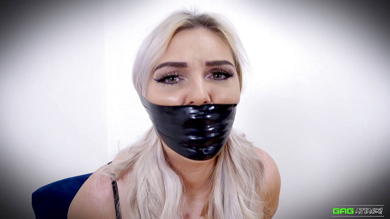 Gag Attack: Roxee - zakneblowana taśma Tegaderm