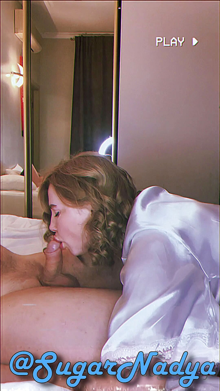 SugarNadya: Îi înghit pula atât de adânc încât se pare că o voi înghiți...