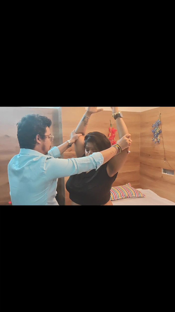 Baby Tina: 요가 교사 하드코어 섹스