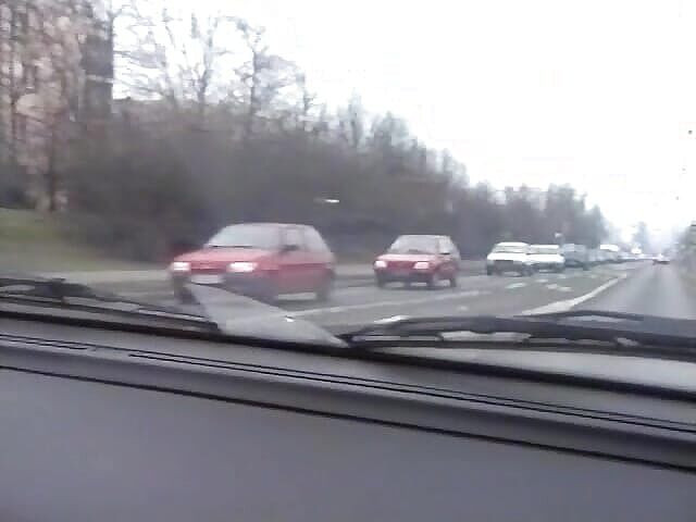 Monde Francais: Гарячу блондинку з Франції підхоплюють і трахають два жорстких чувака