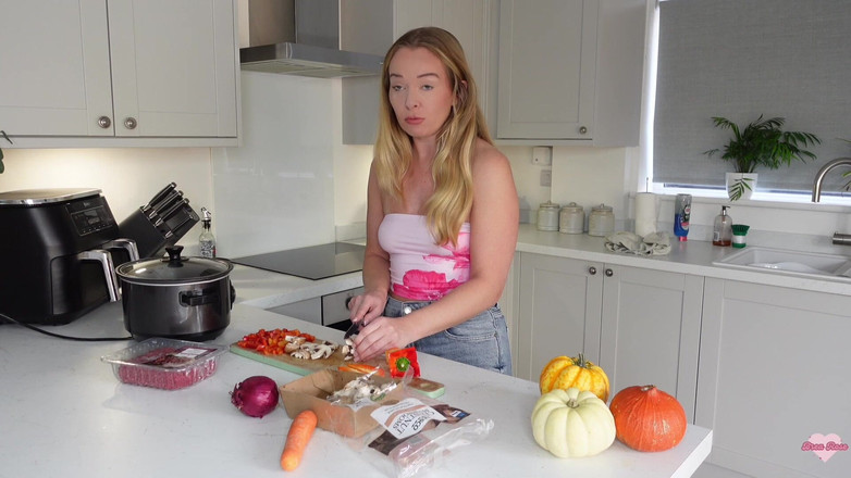 Brea Rose: Kochen mit stiefmutter, kostenloses video