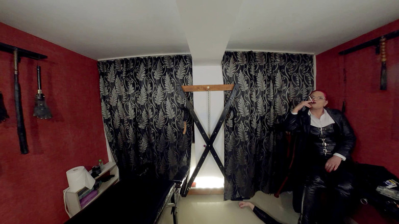 SassyTiff: Bohyně Andreea kouří lidský popelník kompilace část 1